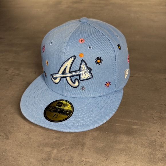 New Era Atlanta Braves‎ Hat 7 3/8 Super Bloom Flower Floral Baby Blue Purple